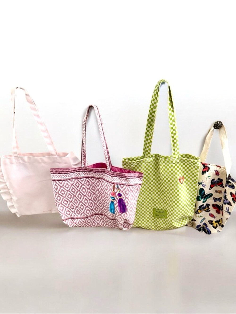 Tote bag bundle of 4 (Estee, Lauder, Bath and body Elemis & unbranded )